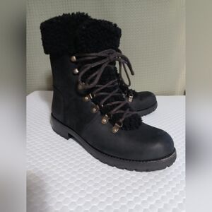 Women’s UGG Size 9 Fur Lined Lace Up Combat Boots Black 1018896 Euc